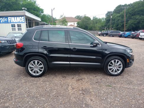 Used 2012 Volkswagen Tiguan SE image 8