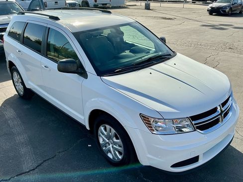 Used 2020 Dodge Journey SE image 4
