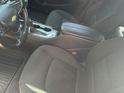 Used 2018 Chevrolet Malibu LT FWD image 5