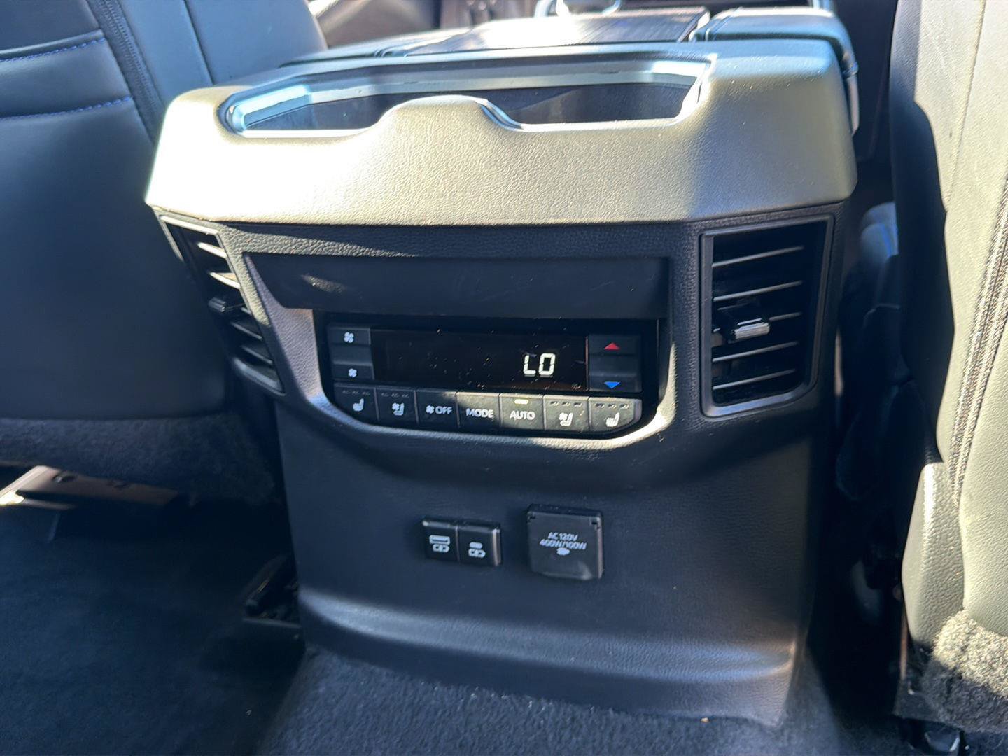 Certified 2024 Toyota Sequoia Platinum AWD/4WD image 18