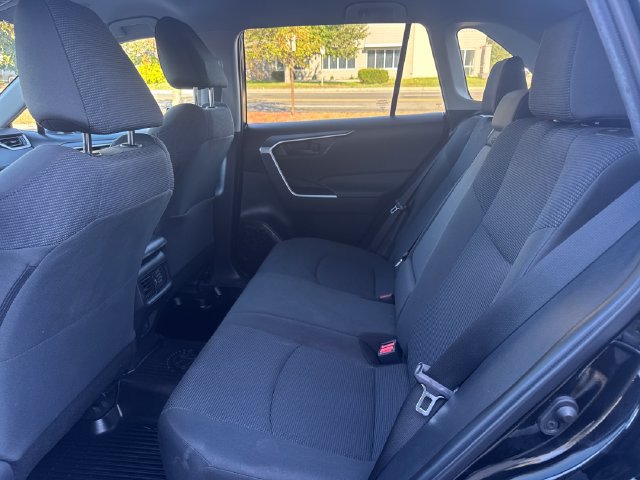 Used 2023 Toyota RAV4 LE AWD/4WD image 26