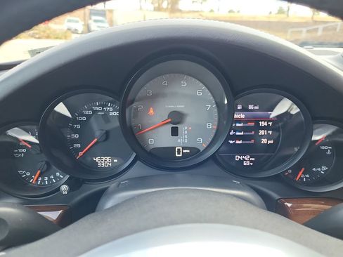 Used 2014 Porsche 911 Carrera 4S image 24