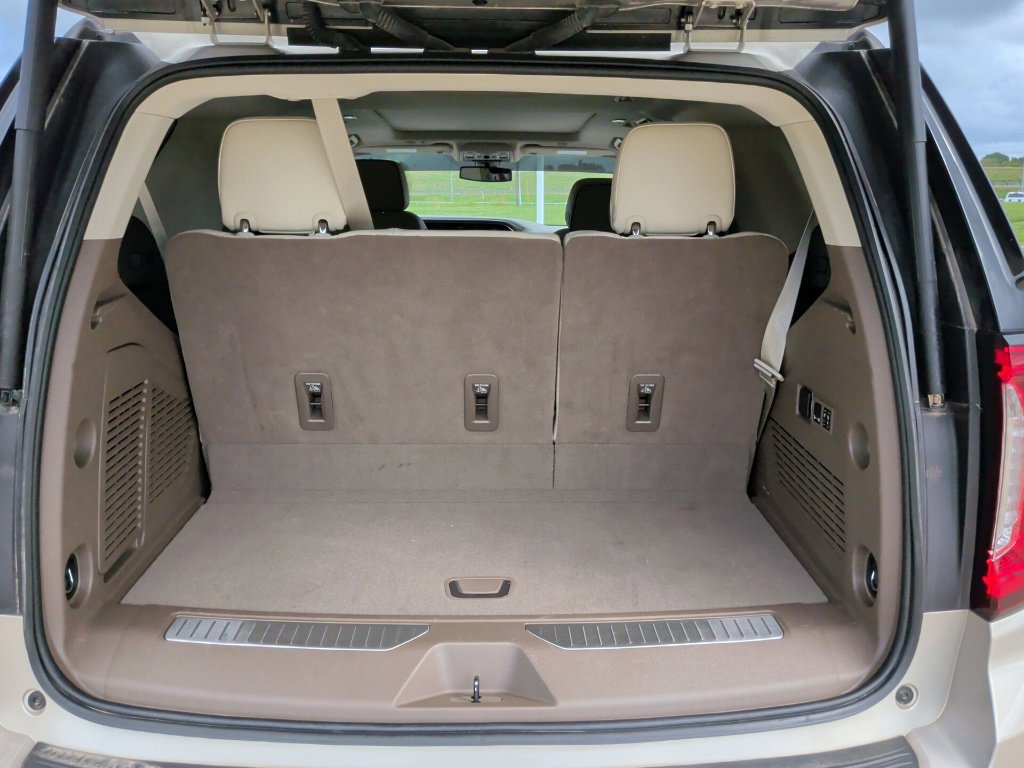 Used 2022 GMC Yukon Denali RWD image 41