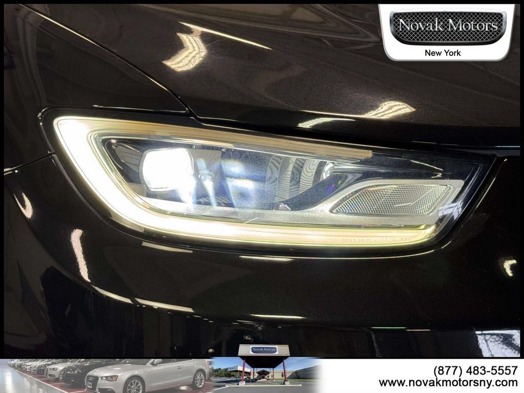Used 2021 Chrysler Pacifica Touring-L w/ S Appearance Package AWD/4WD image 10