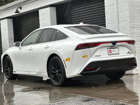 Used 2022 Toyota Mirai XLE w/ Advanced Technology Package image 6