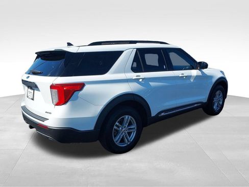 Used 2021 Ford Explorer XLT w/ Equipment Group 202A AWD/4WD image 5