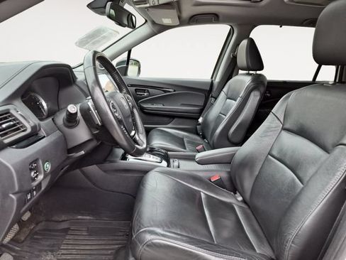 Used 2018 Honda Pilot Touring image 11