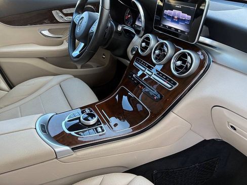 Used 2017 Mercedes-Benz GLC 300 image 32