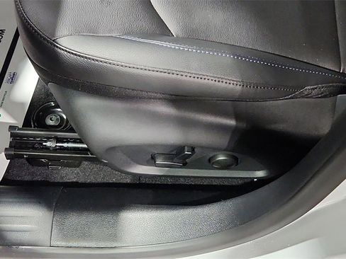 New 2026 Jeep Compass Limited image 16