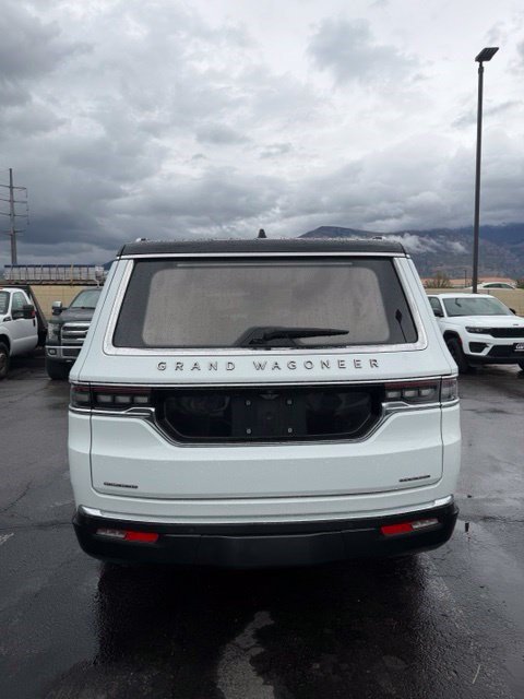 Used 2022 Jeep Grand Wagoneer Series III AWD/4WD image 9