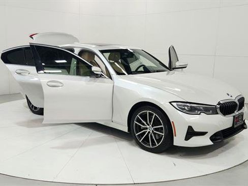 Used 2022 BMW 330i Sedan w/ Driving Assistance Package image 29