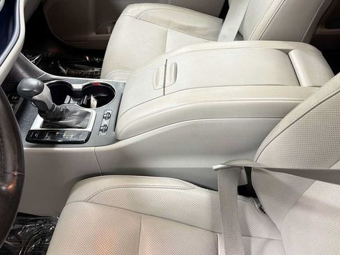 Certified 2018 Toyota Highlander Limited AWD/4WD image 23