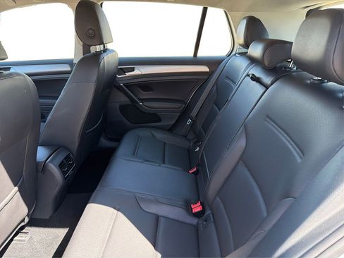 Used 2015 Volkswagen e-Golf SEL Premium image 11