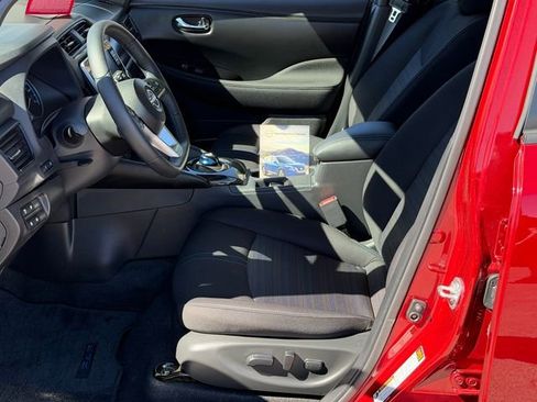Certified 2025 Nissan Leaf SV Plus image 21