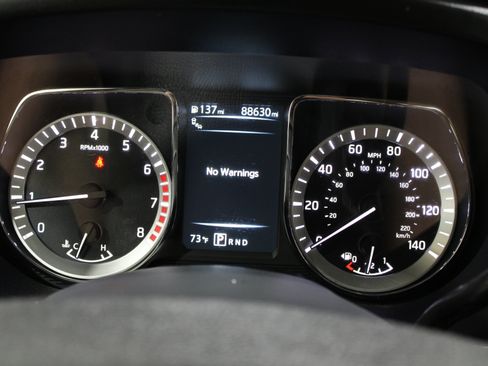 Used 2017 Nissan Titan SL w/ SL Towing Convenience Package RWD image 14