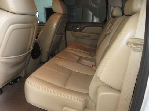 Used 2008 GMC Sierra 2500 SLT w/ EZ-Lift Tailgate Package RWD image 26
