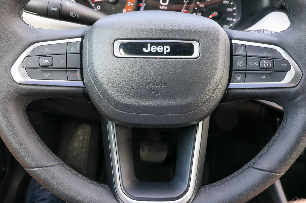 Used 2025 Jeep Compass Limited AWD/4WD image 26