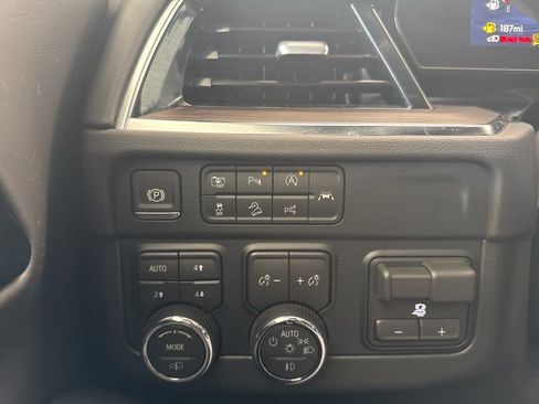 Used 2026 Chevrolet Tahoe Z71 AWD/4WD image 18