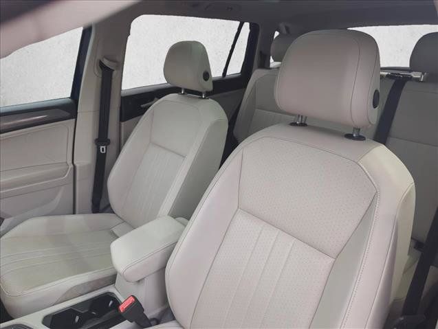 Used 2023 Volkswagen Tiguan SE FWD image 18