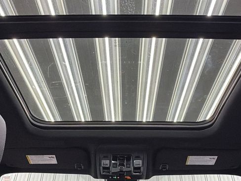 Used 2026 GMC Yukon XL Denali w/ Sun & Power Step Package AWD/4WD image 32