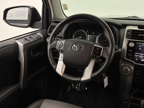 Used 2018 Toyota 4Runner SR5 Premium image 27