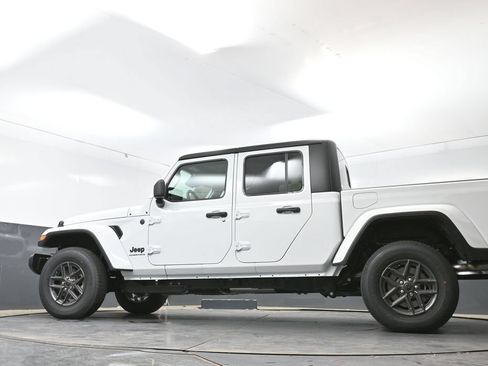 New 2026 Jeep Gladiator Sport AWD/4WD image 41