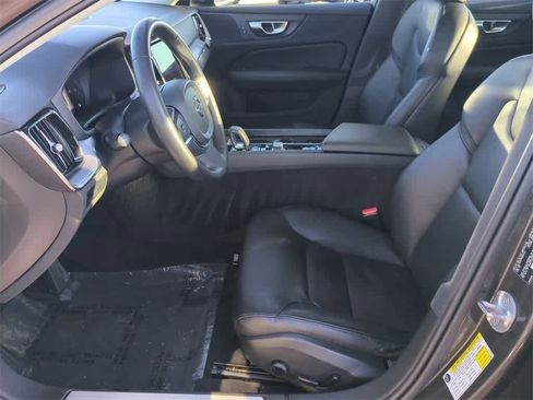 Used 2024 Volvo S60 B5 Core image 8