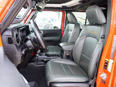 Used 2024 Jeep Gladiator Mojave AWD/4WD image 27