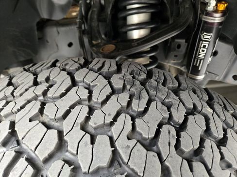 Used 2014 Ford F150 Raptor w/ Equipment Group 801A Luxury image 23