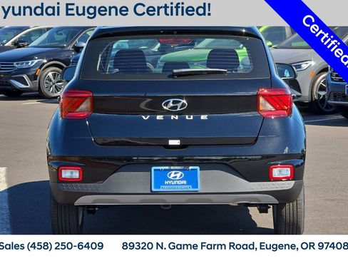 Used 2025 Hyundai Venue SE FWD image 5