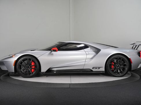 Used 2019 Ford GT RWD image 8
