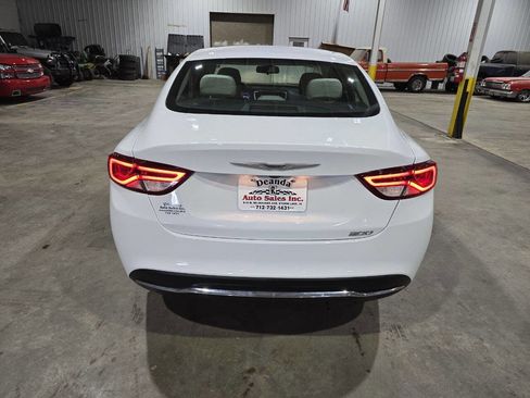 Used 2016 Chrysler 200 Limited image 10