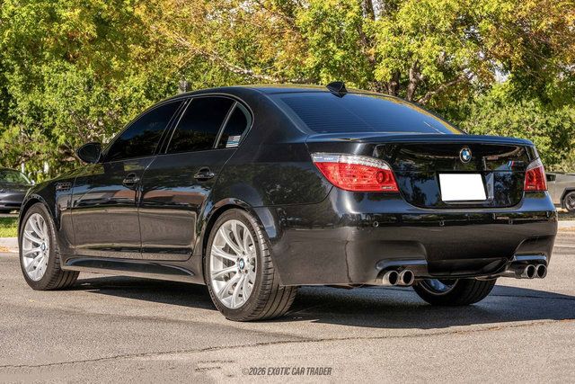 Used 2010 BMW M5 RWD image 4