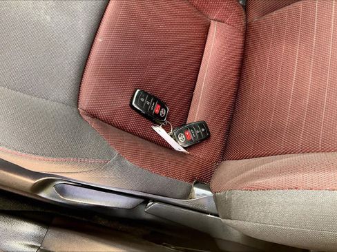 Used 2025 Toyota Corolla SE FWD image 15