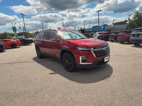 Certified 2023 Chevrolet Traverse LT FWD image 2