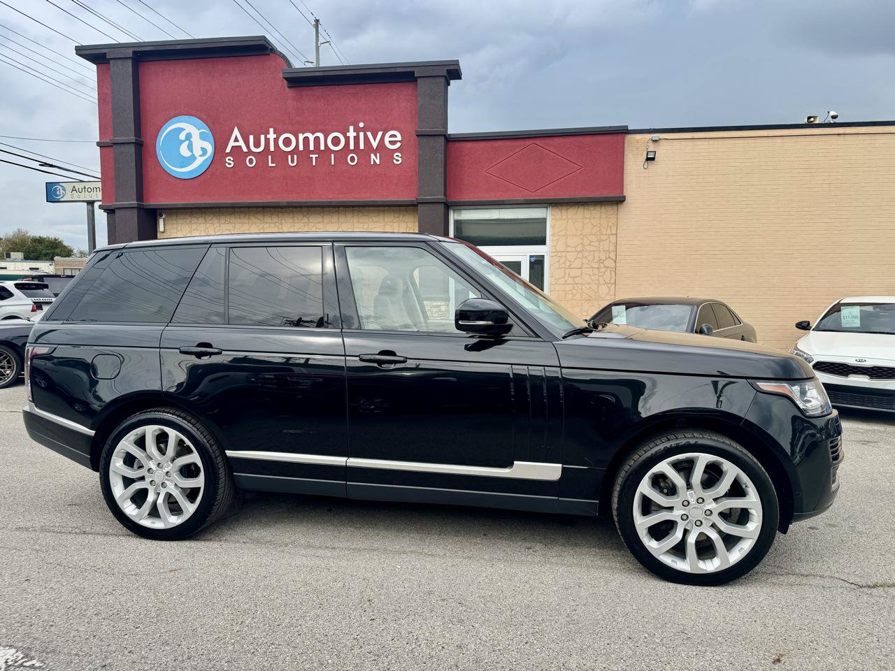 Used 2014 Land Rover Range Rover HSE AWD/4WD image 6