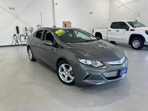 Used 2017 Chevrolet Volt LT w/ Comfort Package image 4