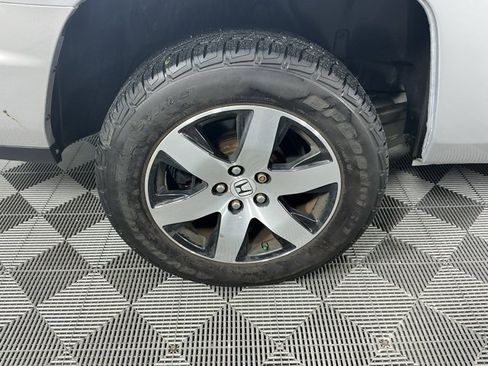 Used 2014 Honda Ridgeline SE image 17