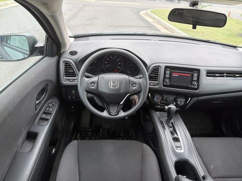 Certified 2021 Honda HR-V LX image 22