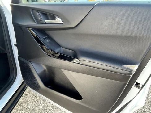 Used 2025 Chevrolet Equinox LT w/ Convenience Package II image 21