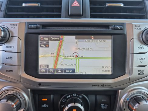 Used 2017 Toyota 4Runner SR5 AWD/4WD image 31