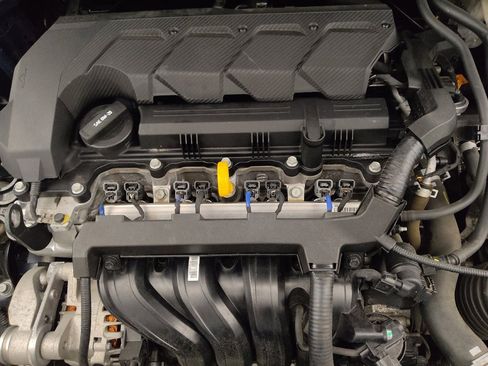 Used 2020 Hyundai Venue FWD image 30