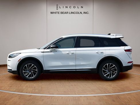 Certified 2022 Lincoln Corsair FWD w/ Equipment Group 101A image 8