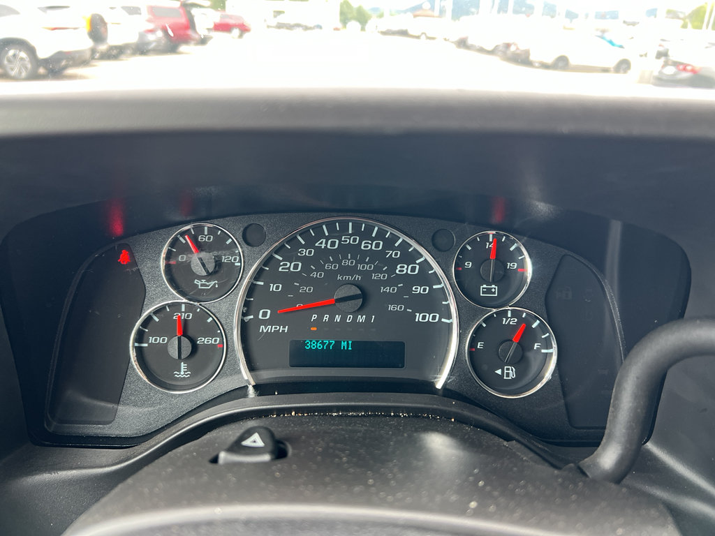 Used 2025 Chevrolet Express 2500 w/ Driver Convenience Package RWD image 13
