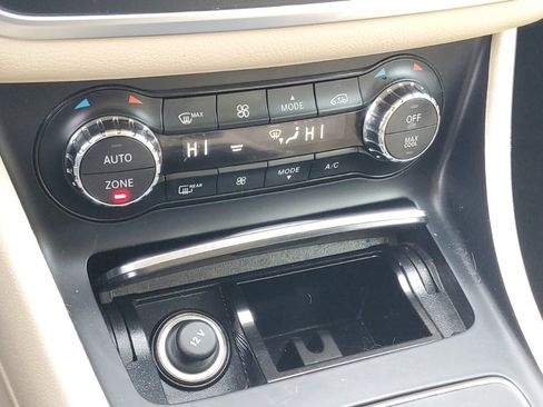 Used 2018 Mercedes-Benz GLA 250 4MATIC image 23