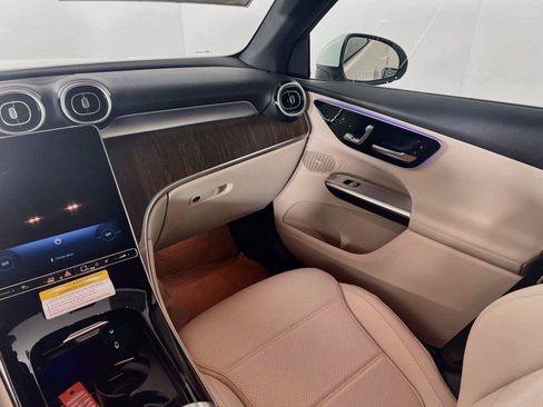 Used 2026 Mercedes-Benz GLC 300 4MATIC image 22