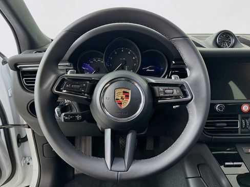 New 2026 Porsche Macan image 14