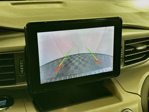 Used 2023 Ford Explorer XLT w/ Equipment Group 202A RWD image 23