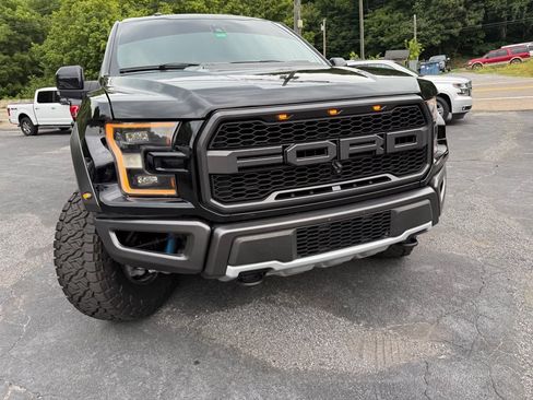 Used 2017 Ford F150 Raptor w/ Equipment Group 802A Luxury AWD/4WD image 4