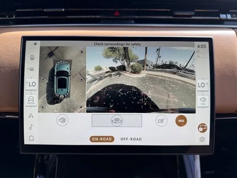Used 2025 Land Rover Range Rover Sport SE AWD/4WD image 14
